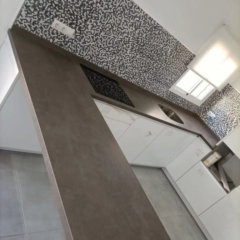 Encimera de porcelánico Laminam en Utrera