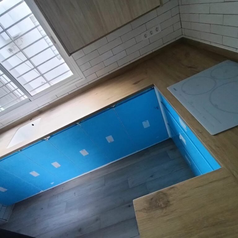 Encimera de porcelánico efecto madera Arizona Sand en Alcalá de Guadaíra