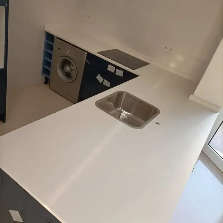 Encimera de porcelánico Bianco en Camas