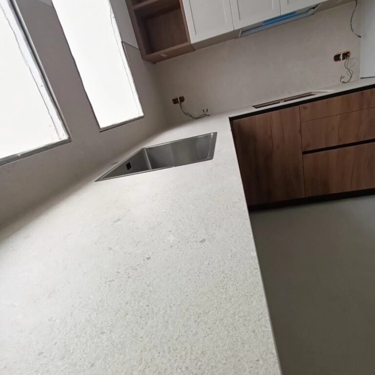 Encimera de MDI en Carmona