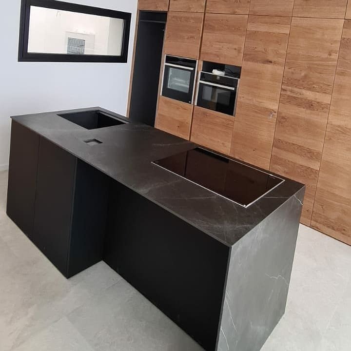 Encimera Storm Negro en Marchena