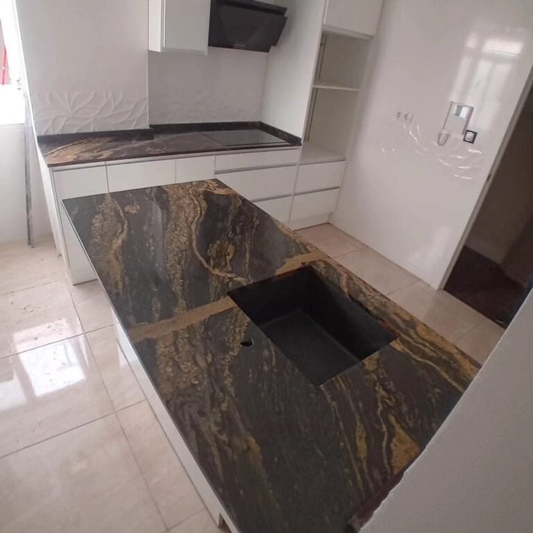 Encimera de granito Barocco en Sevilla