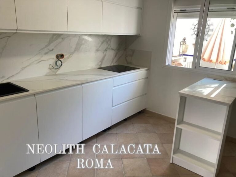 Encimera de porcelánico Calacata Roma en Tomares